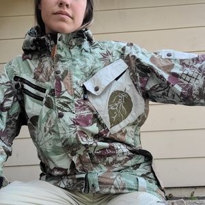 Women's snowboard jacket